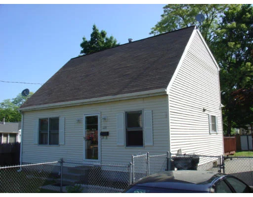 Unit for sale at 1271 Saint James Ave., Springfield, MA 01104