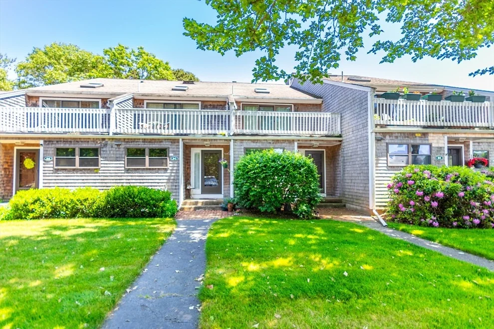 Unit for sale at 5 Riverview Ave, Mashpee, MA 02649