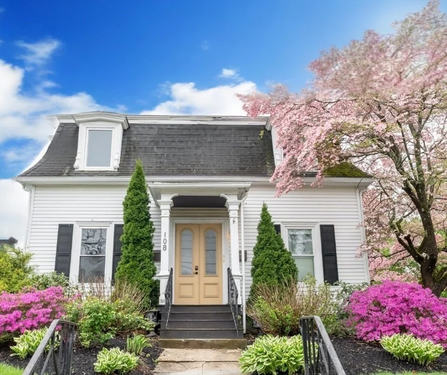 Unit for sale at 108 Franklin St, Melrose, MA 02176