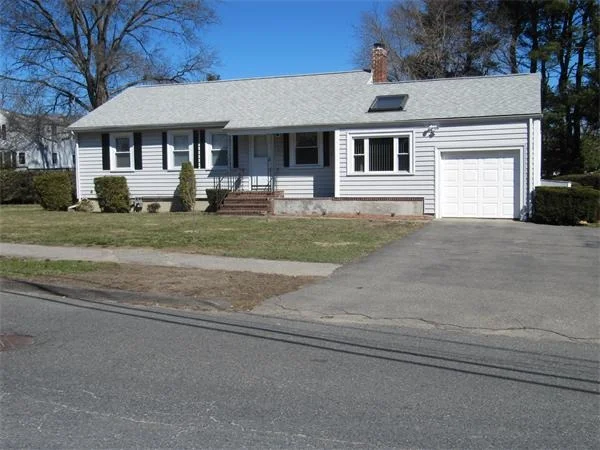 Unit for sale at 4 Meadow Str, Norwood, MA 02062