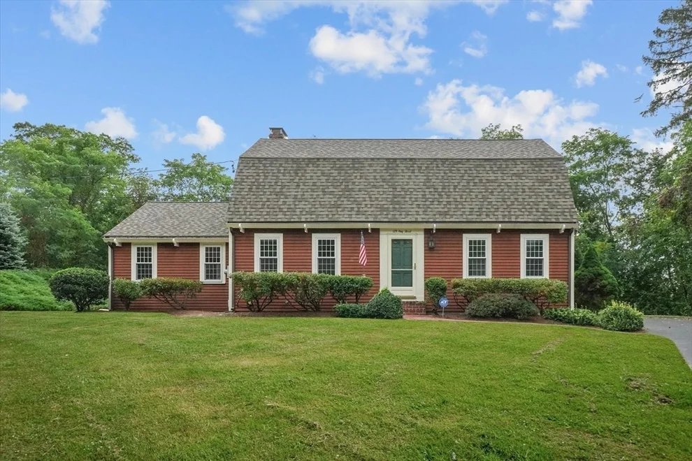 Unit for sale at 129 King St, Groveland, MA 01834