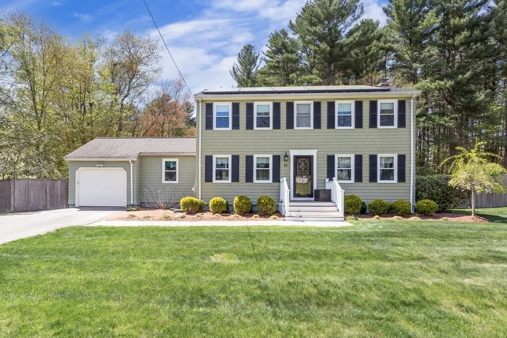 Unit for sale at 19 Colt Rd, Franklin, MA 02038