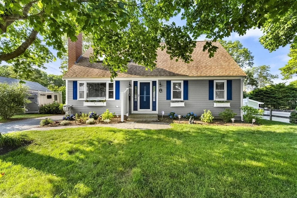 Unit for sale at 28 Chestnut Street, Falmouth, MA 02536