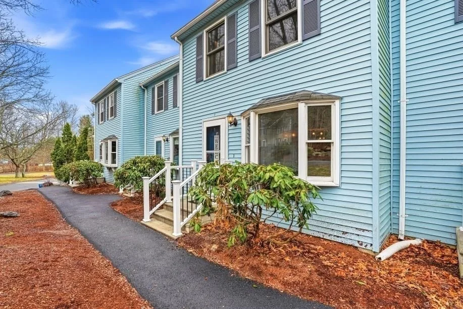 Unit for sale at 14 Milford Rd, Grafton, MA 01560