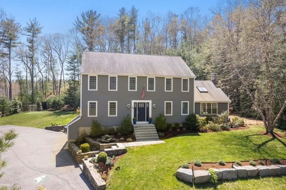 Unit for sale at 70 Cross Creek Ln, Duxbury, MA 02332