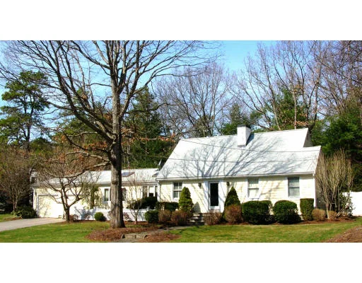 Unit for sale at 7 Flint Locke Lane, Medfield, MA 02052
