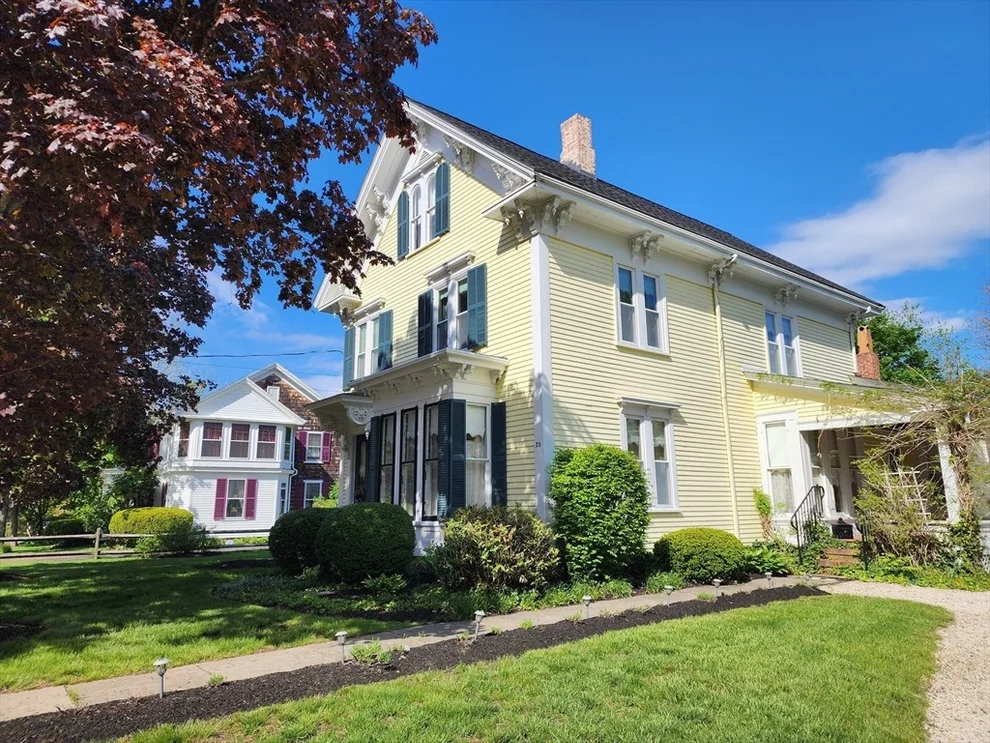 Unit for sale at 20 Green St, Kingston, MA 02364