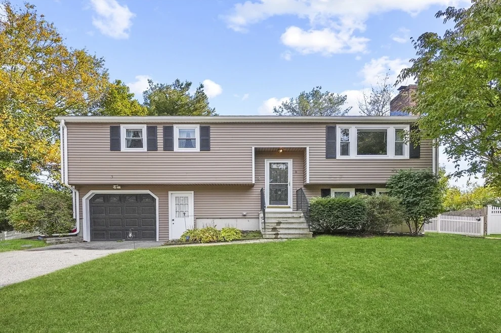 Unit for sale at 5 Hawthorne Circle, Northborough, MA 01532