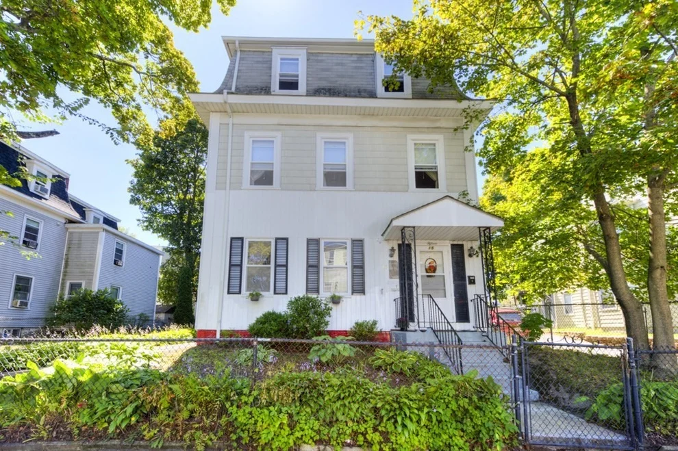 Unit for sale at 15 Dix St, Worcester, MA 01609
