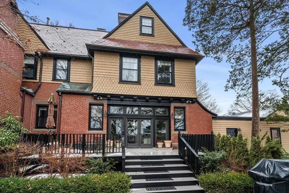 Unit for sale at 545 Boylston St, Brookline, MA 02445