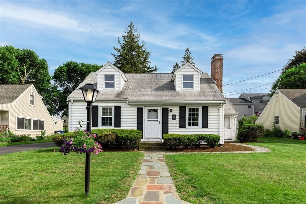 Unit for sale at 273 River St, Braintree, MA 02184