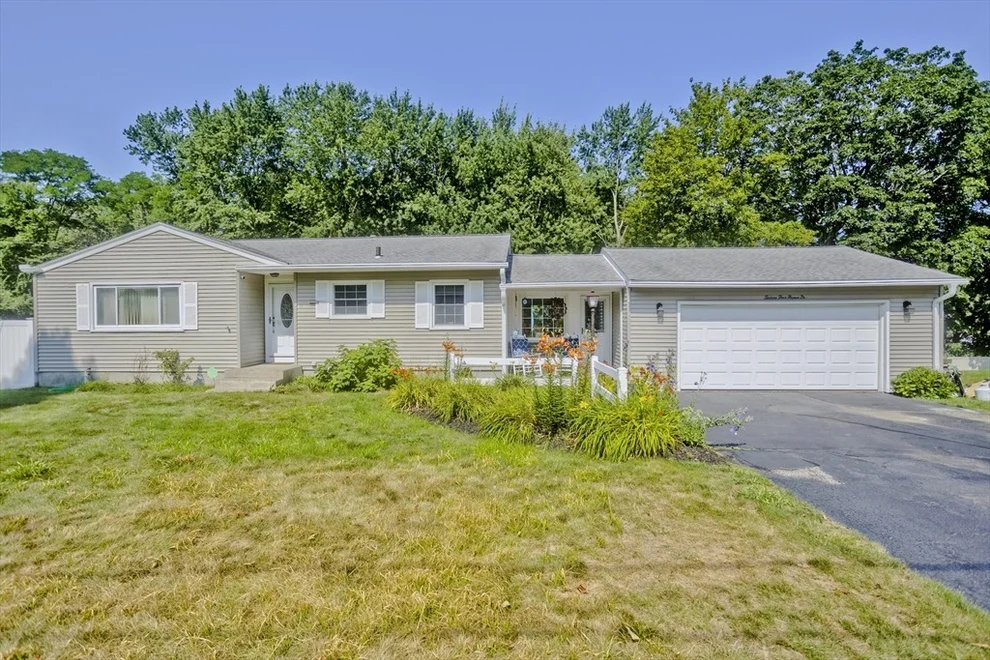 Unit for sale at 16 Fairhaven Dr, East Longmeadow, MA 01028