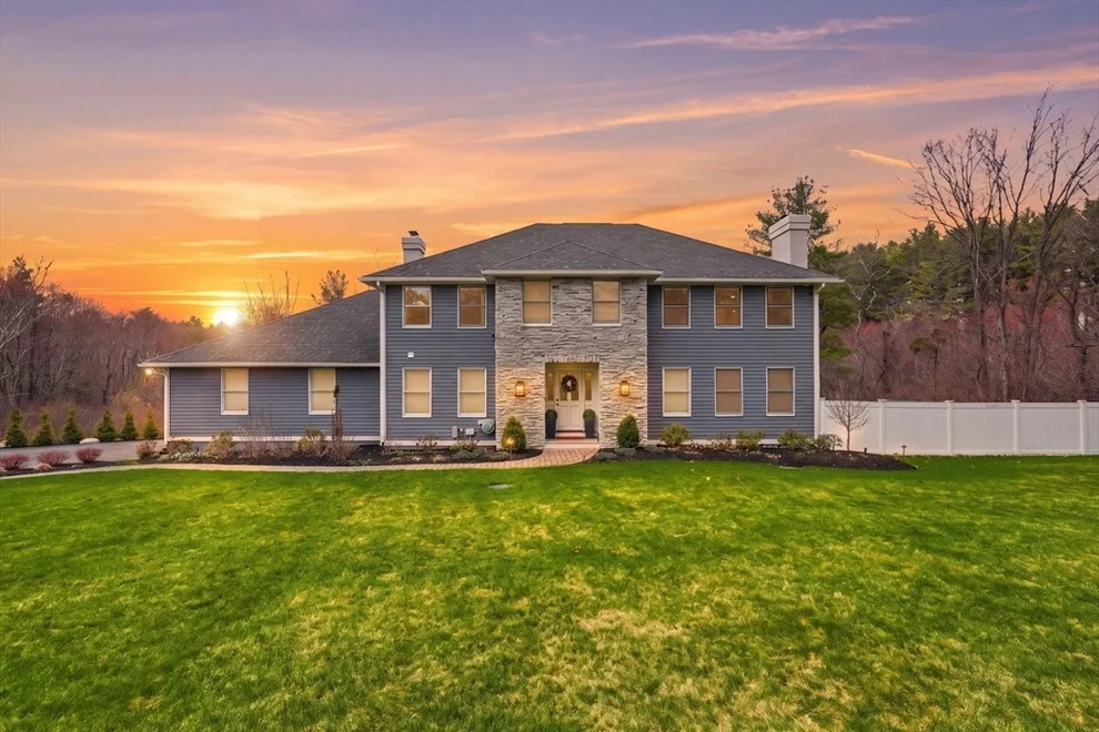 Unit for sale at 52 East Street, Middleton, MA 01949