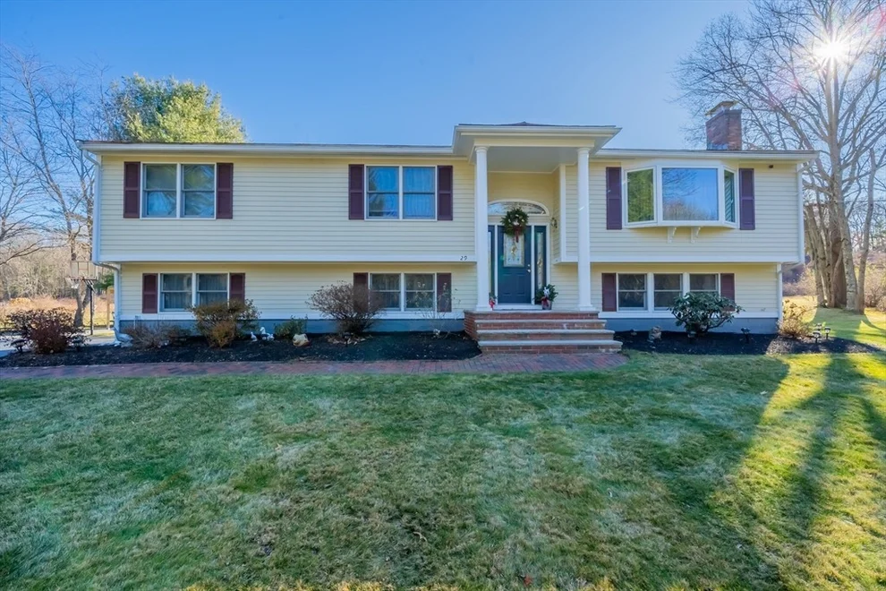 Unit for sale at 29 Woodpark Cir, Lexington, MA 02421