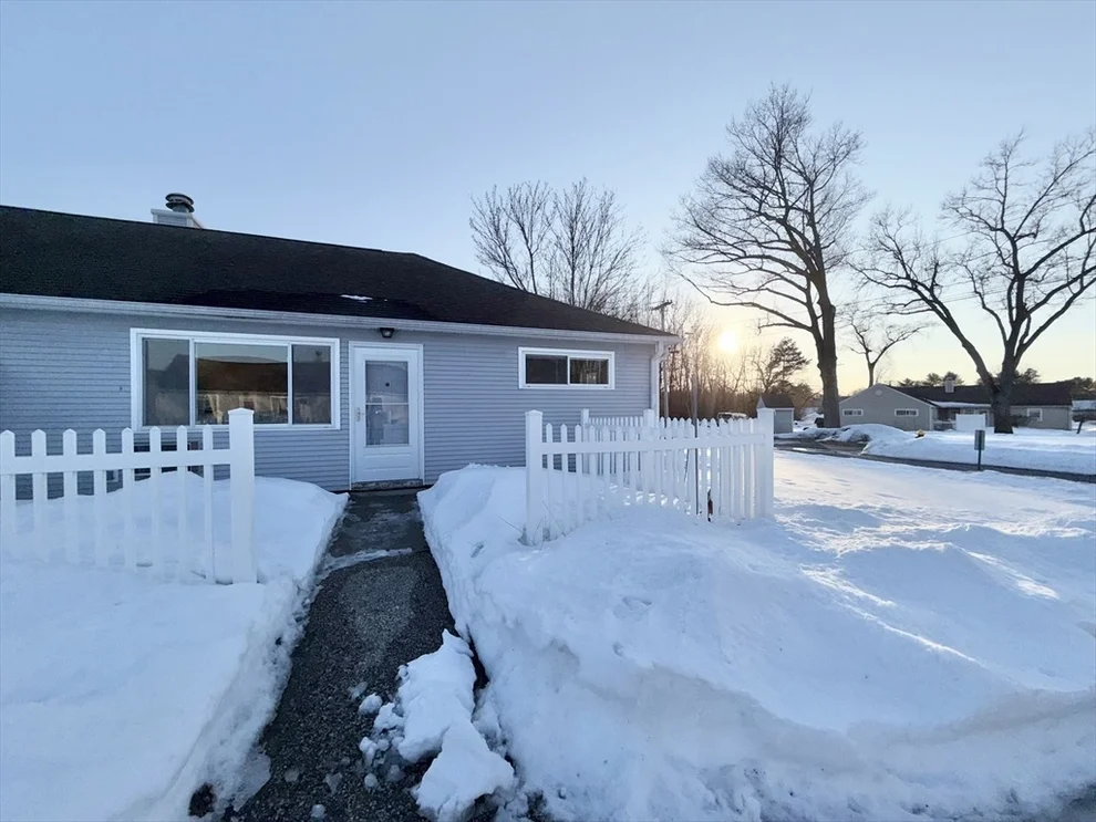 Unit for sale at 117 Andersen Rd, Chicopee, MA 01022