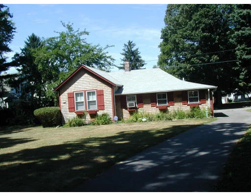 Unit for sale at 5 Briggs St, Taunton, MA 02780