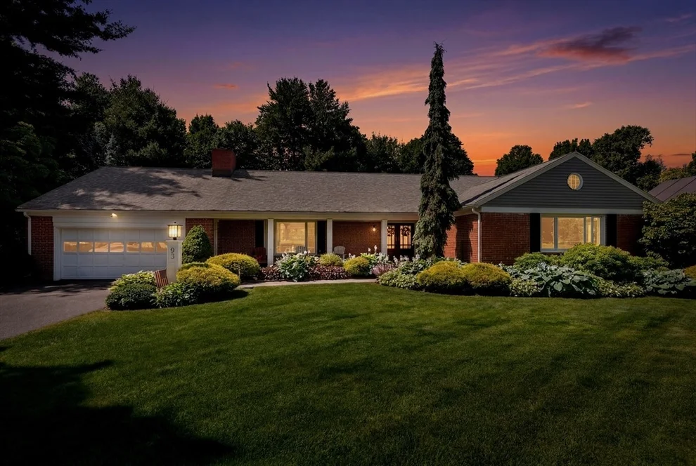 Unit for sale at 93 Wheel Meadow Dr, Longmeadow, MA 01106