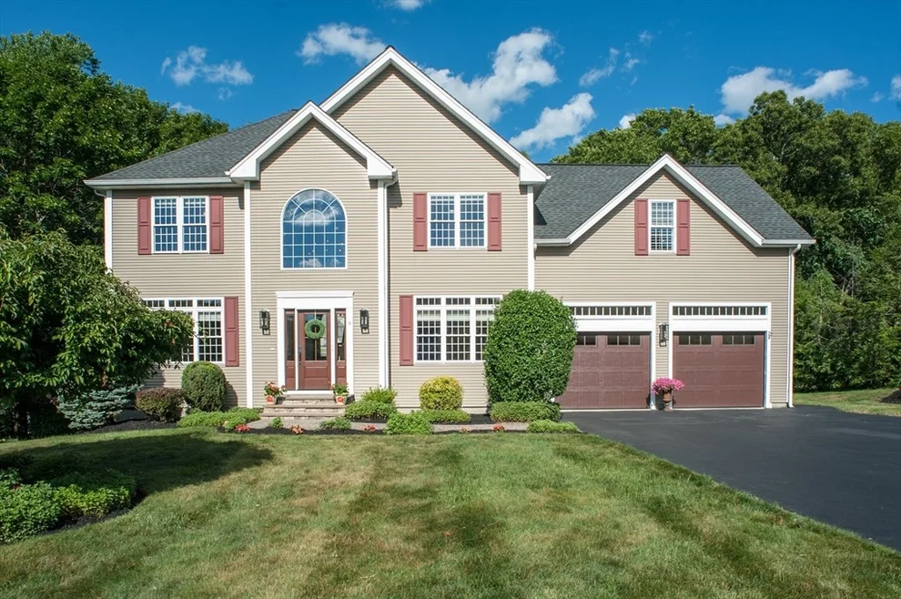Unit for sale at 18 Boundary Stone Rd, Sutton, MA 01590