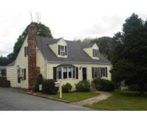 Unit for sale at 34 Laurel Road, Norwood, MA 02062