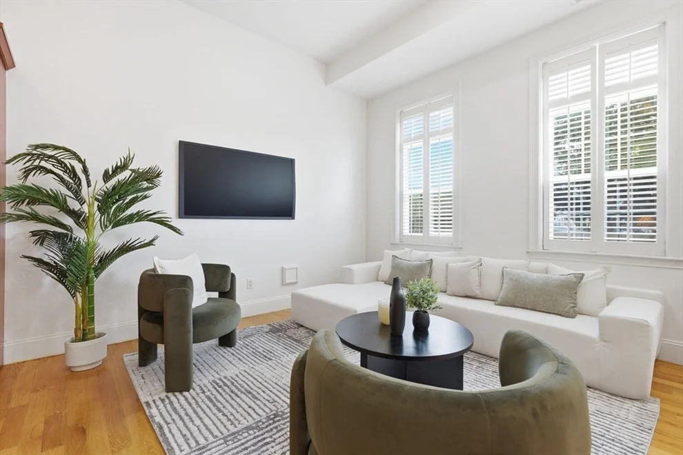 Unit for sale at 87 Franklin St, Quincy, MA 02169
