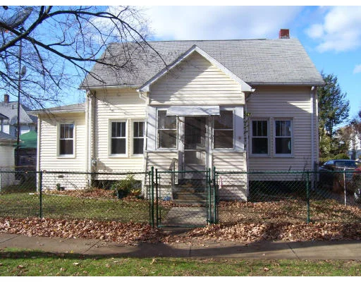 Unit for sale at 107 Dana St, Springfield, MA 01104