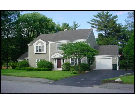 Unit for sale at 10-2 Pioneer Ln, Auburn, MA 01501