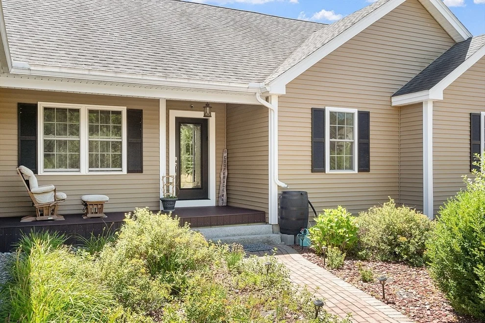 Unit for sale at 5 Cooperage Way, Townsend, MA 01469