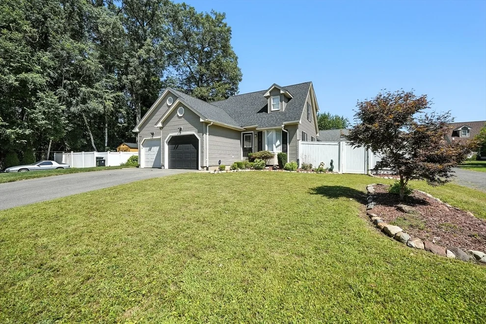 Unit for sale at 52 Luden St, Springfield, MA 01118
