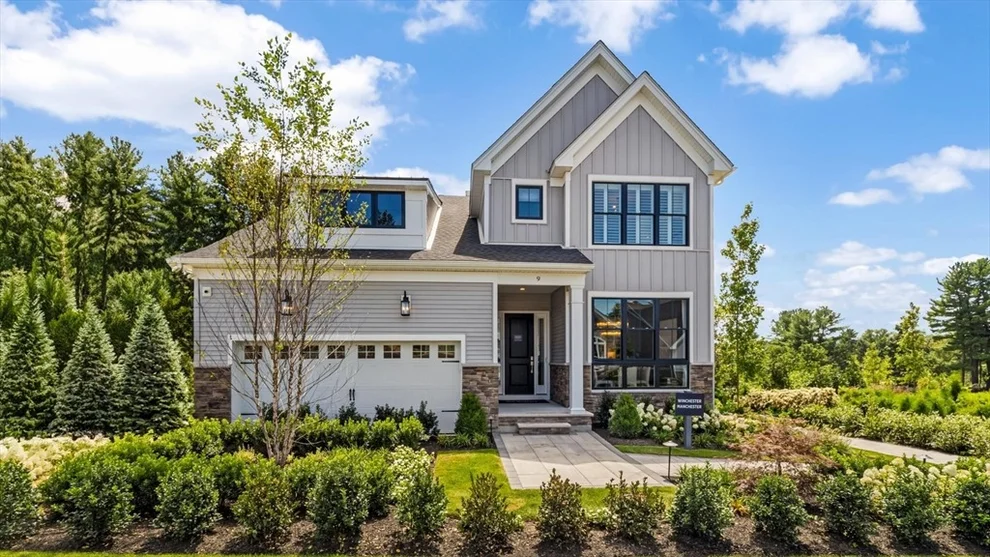 Unit for sale at 9 Stableford Ct, Lynnfield, MA 01940