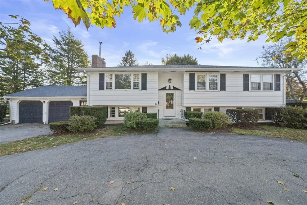 Unit for sale at 20 Woodman Cir, Weymouth, MA 02190