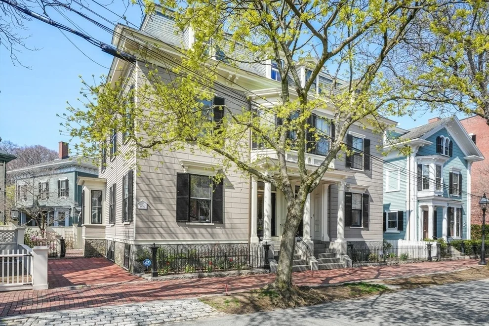 Unit for sale at 46 Chestnut St, Salem, MA 01970