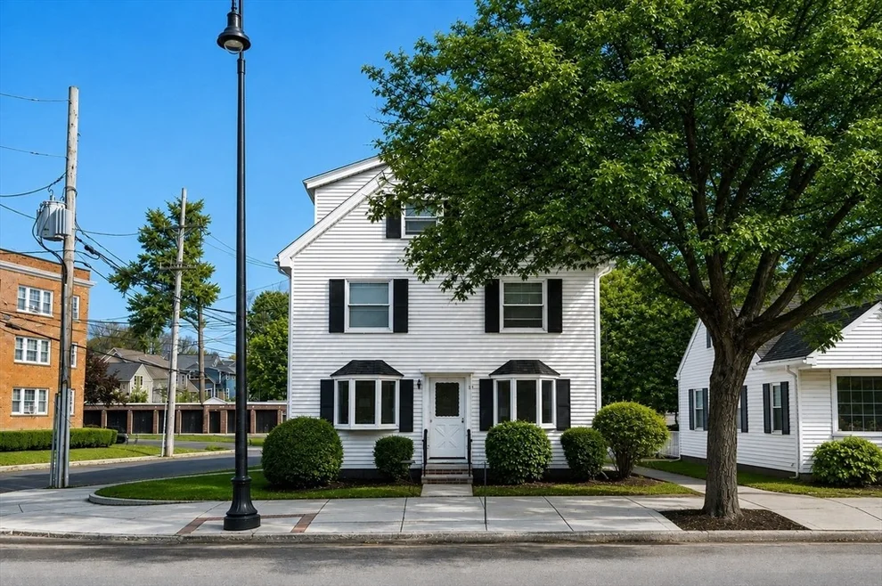 Unit for sale at 306 Main Street, Wakefield, MA 01880