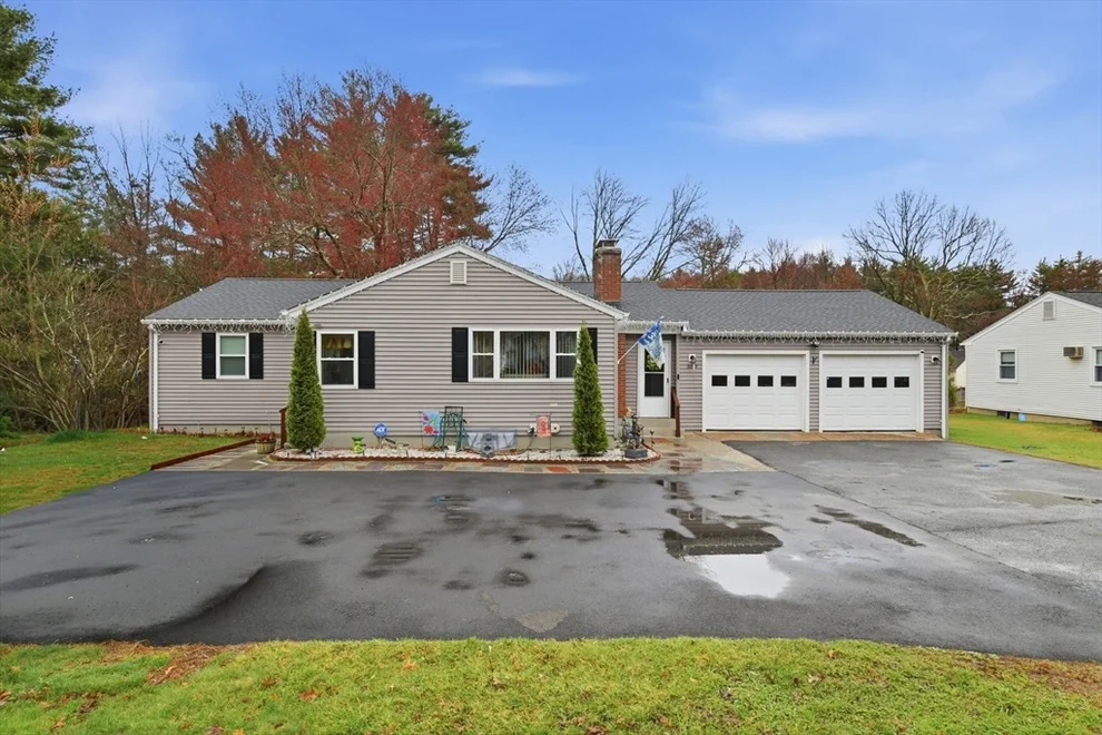 Unit for sale at 569 Cooley St, Springfield, MA 01128