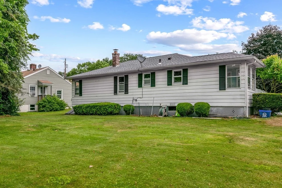 Unit for sale at 12 Casavan Ave, Shrewsbury, MA 01545