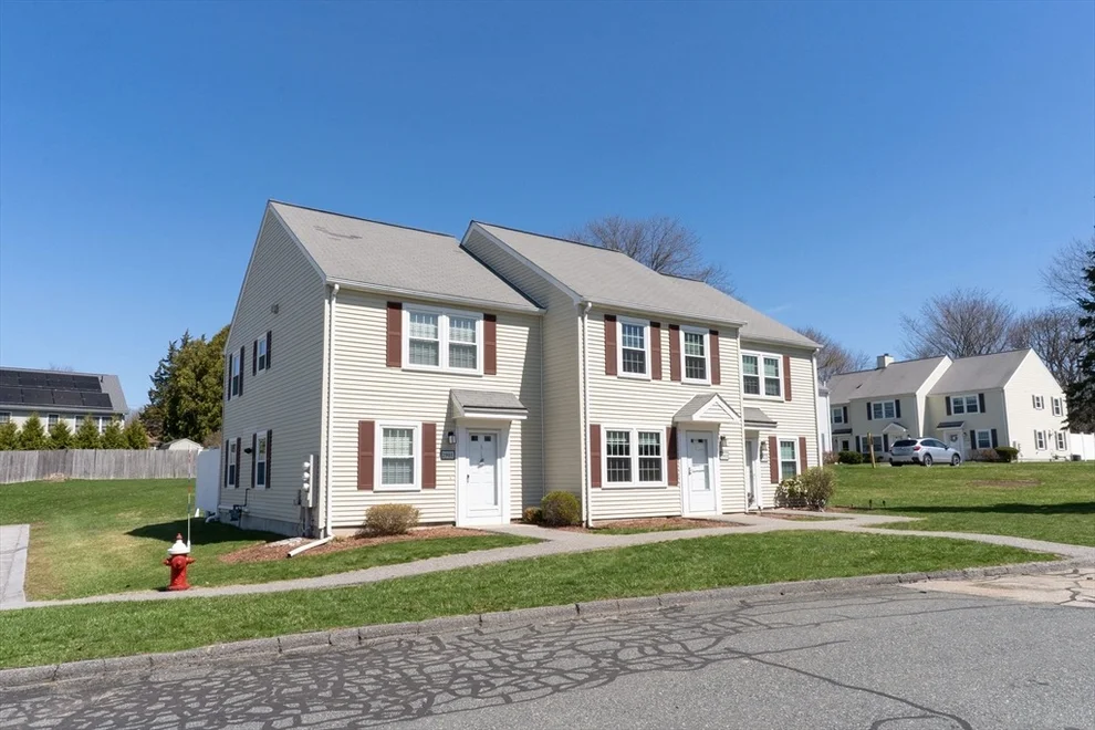Unit for sale at 2902 Forest Park Dr, Auburn, MA 01501