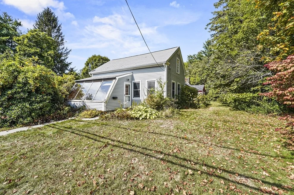 Unit for sale at 32 West St, Paxton, MA 01612