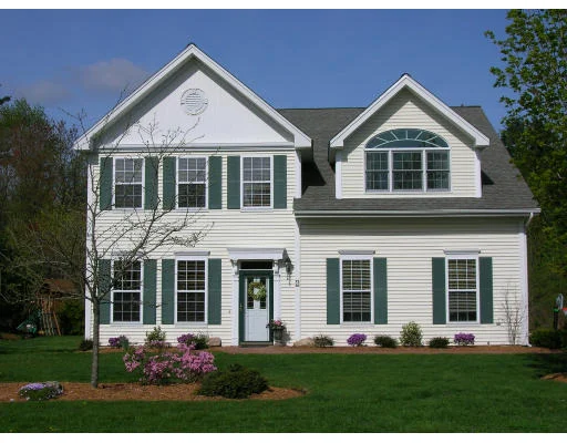 Unit for sale at 4 Beechwood Lane, Southborough, MA 01772