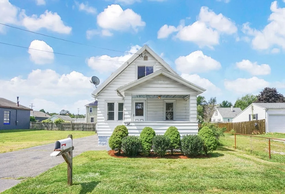 Unit for sale at 32 Dorset St, East Longmeadow, MA 01028