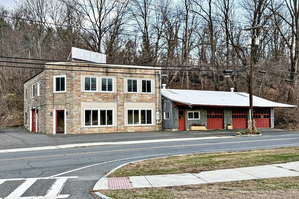 Unit for sale at 435 Deerfield St, Greenfield, MA 01301