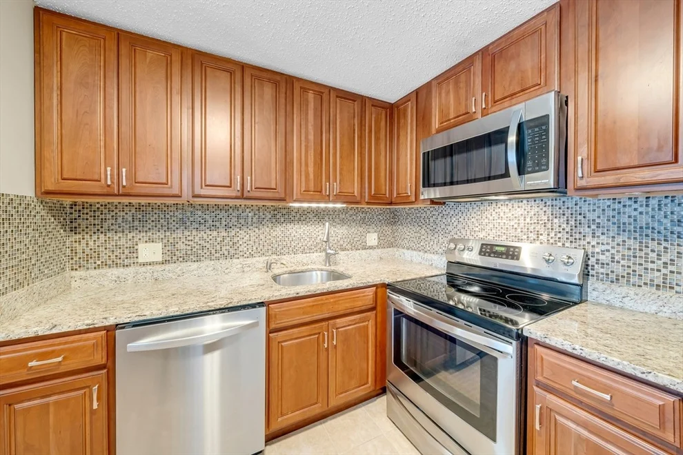 Unit for sale at 3 Birchwood, Amesbury, MA 01913