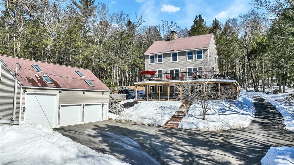 Unit for sale at 44 Lakeview Drive, Nottingham, NH 03290