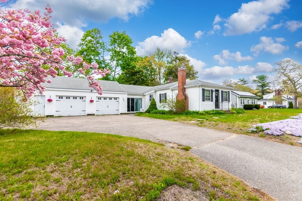 Unit for sale at 1003 Point Rd, Marion, MA 02738