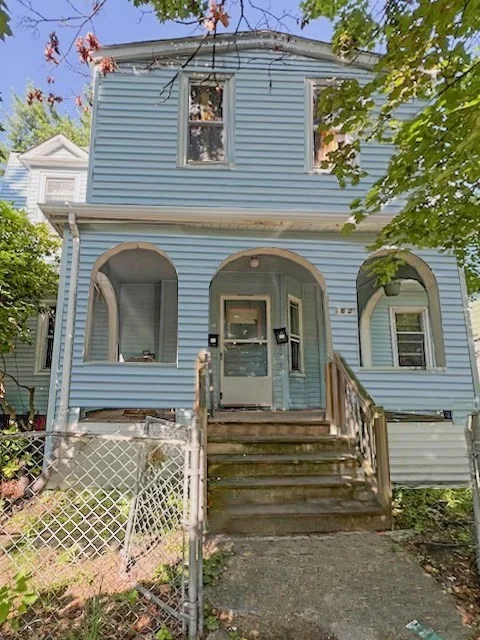 Unit for sale at 162 Northampton Ave, Springfield, MA 01109
