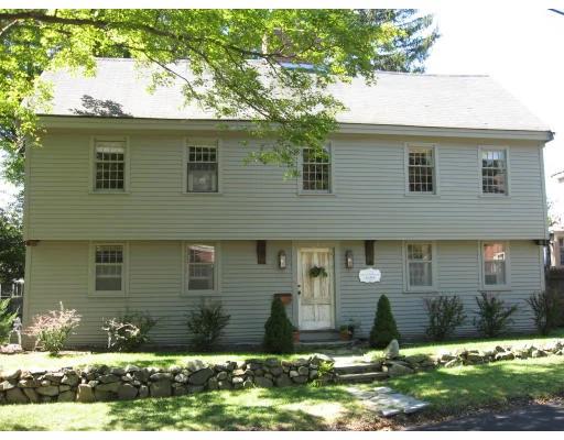 Unit for sale at 27 Summer St, Ipswich, MA 01938