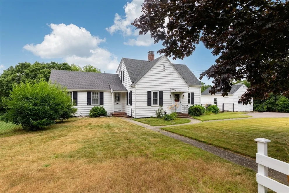 Unit for sale at 272 Everett St., Middleboro, MA 02346