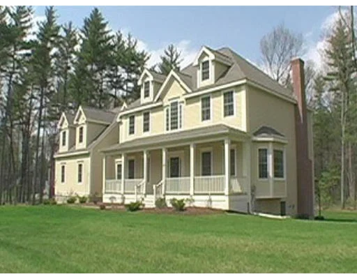 Unit for sale at 38 Drumlin Hill Rd, Bolton, MA 01740
