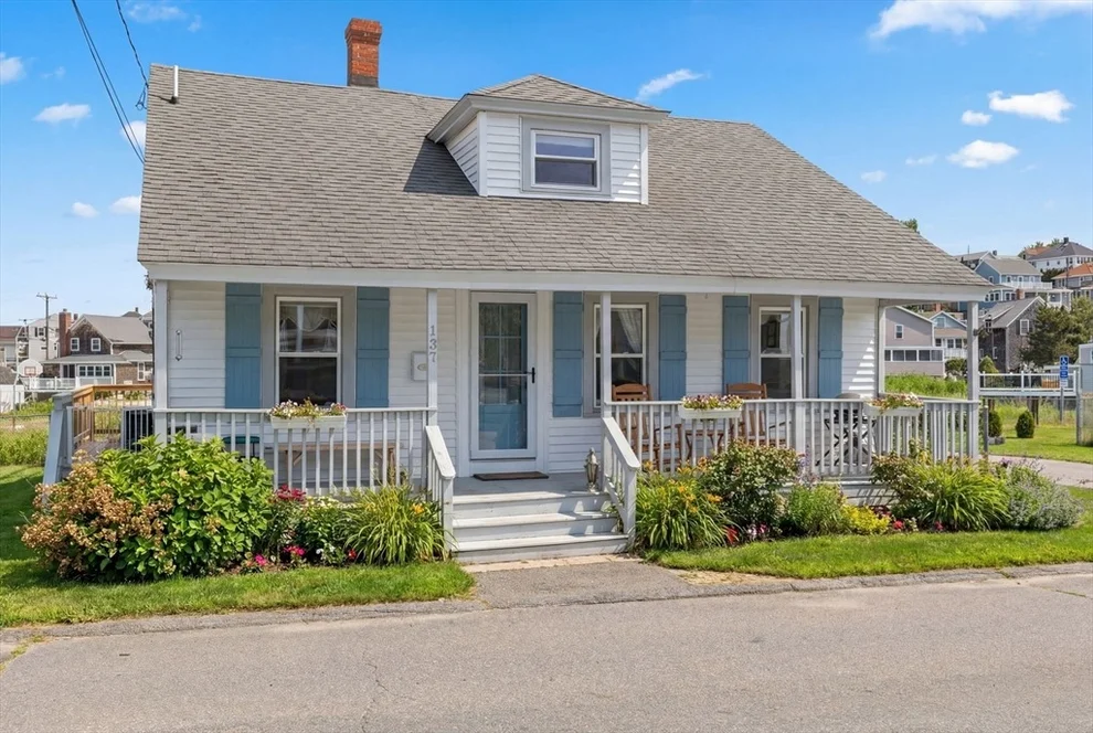 Unit for sale at 137 Hampton Cir, Hull, MA 02045