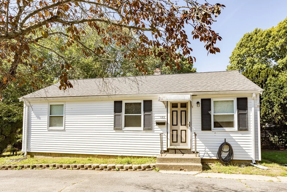 Unit for sale at 122 Algonquin St, Brockton, MA 02302