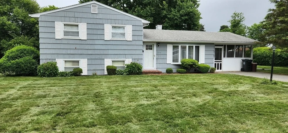 Unit for sale at 109 Wilder St, Swansea, MA 02777