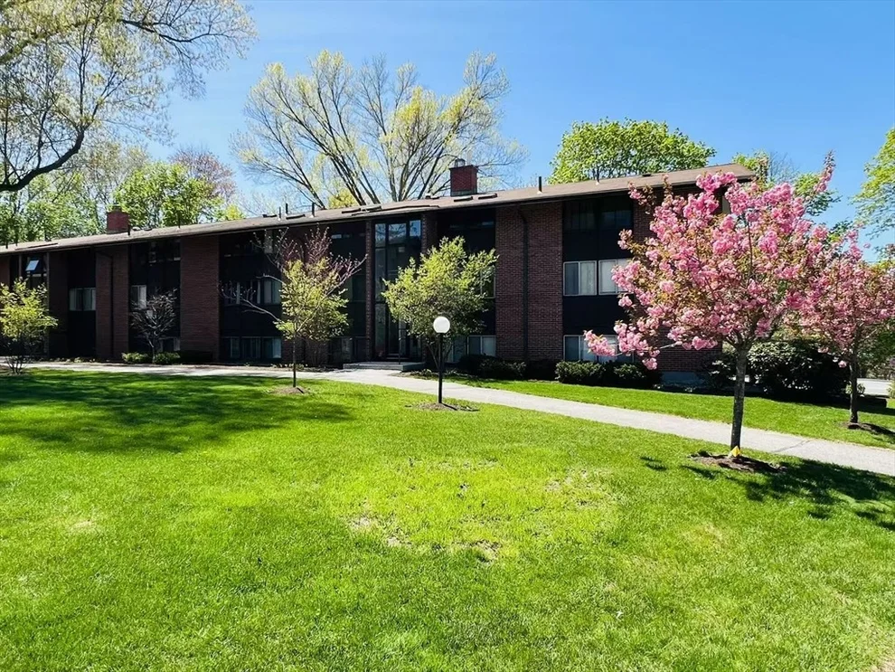 Unit for sale at 2 Longwood Drive, Andover, MA 01810